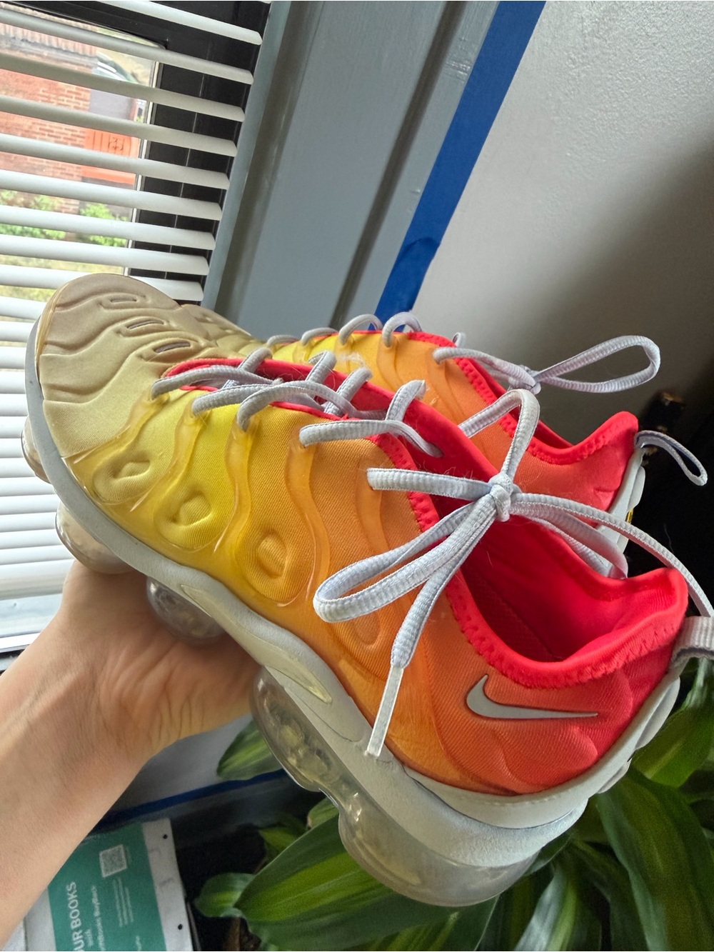 Nike Air VaporMax Plus 'Sunrise' Women's Size 8